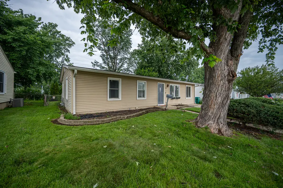 404 KENYON AVE, Romeoville, IL 60446