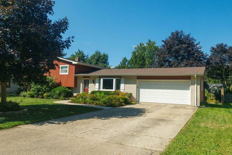 936 Estes ST, Gurnee, IL 60031
