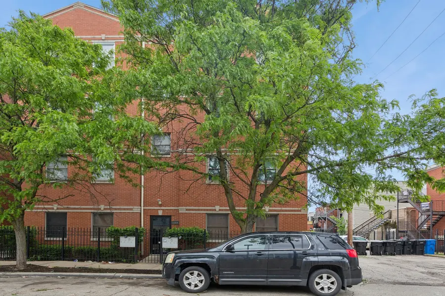 519 S Maplewood AVE #4S, Chicago, IL 60612