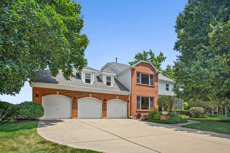 2917 Whispering Oaks DR, Buffalo Grove, IL 60089