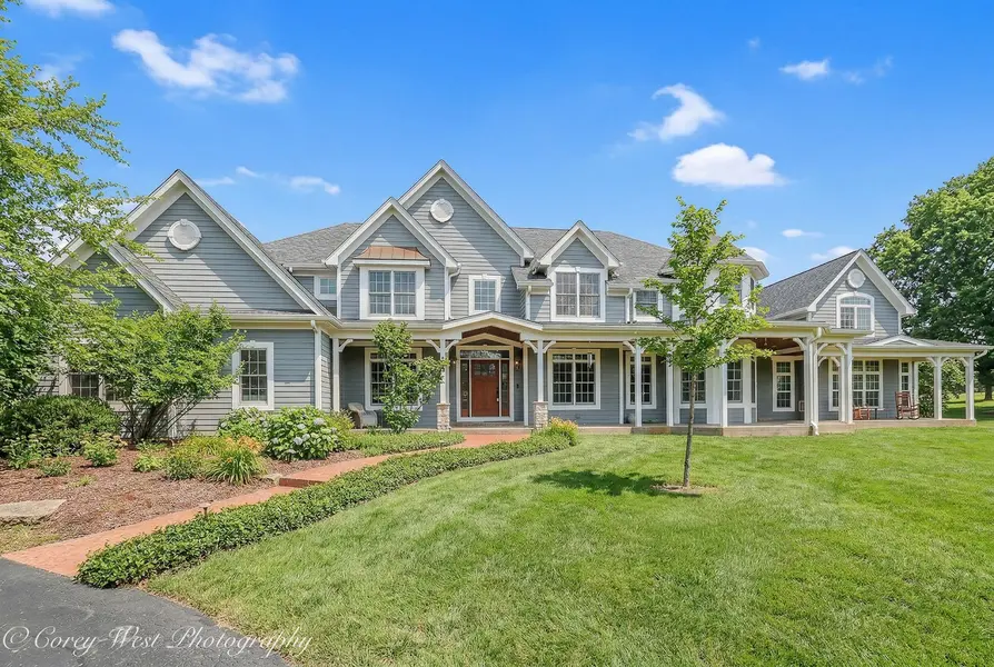 28W524 Wynn AVE, West Chicago, IL 60185