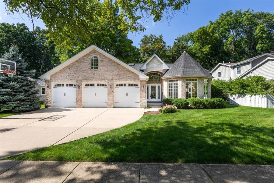 1009 Douglas AVE, Naperville, IL 60540