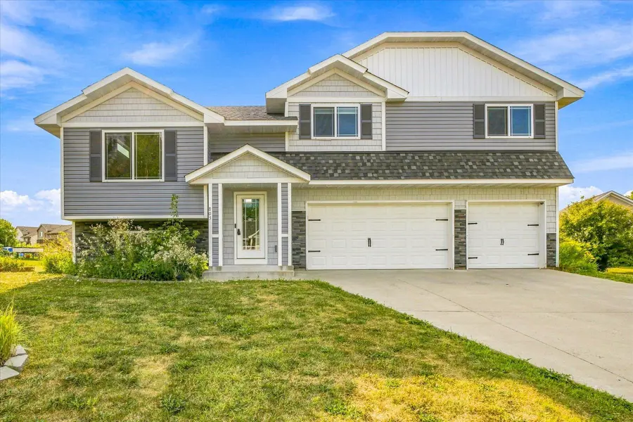 805 Highview LOOP SE, Pine City, MN 55063