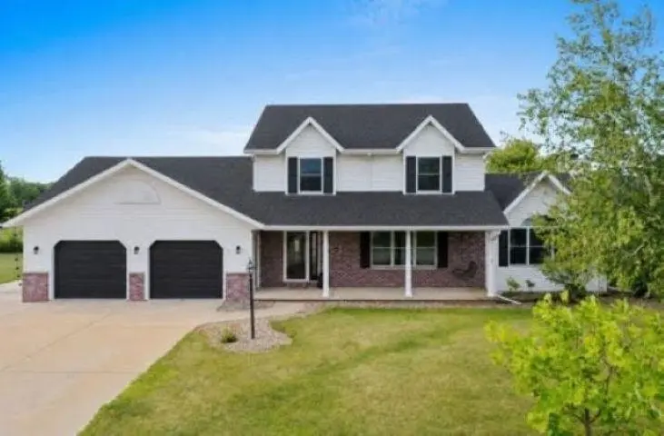 2820 BLUE SPRUCE DR, Green Bay, WI 54311-4509