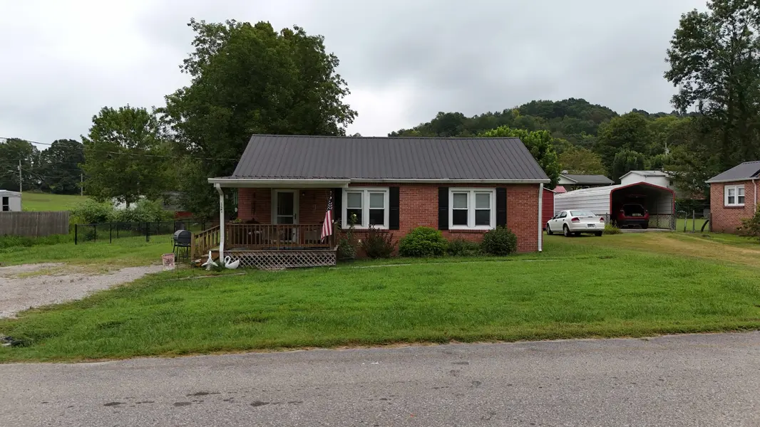 127 Washington St, Celina, TN 38551
