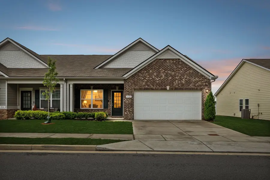 932 Millstream Dr, Nashville, TN 37218