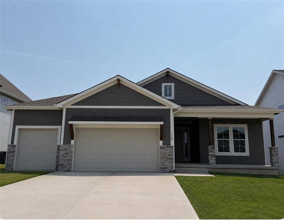 1705 SW Arbormill TER, Lee's Summit, MO 64082