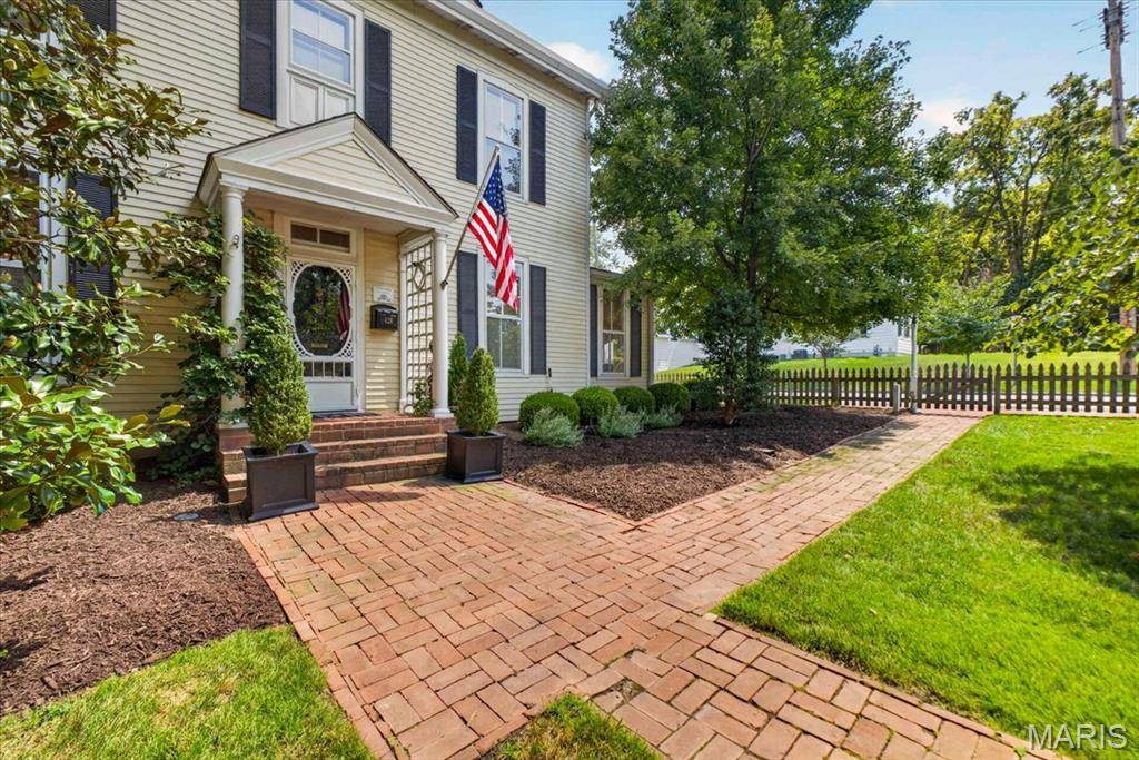 428 N Taylor AVE, Kirkwood, MO 63122