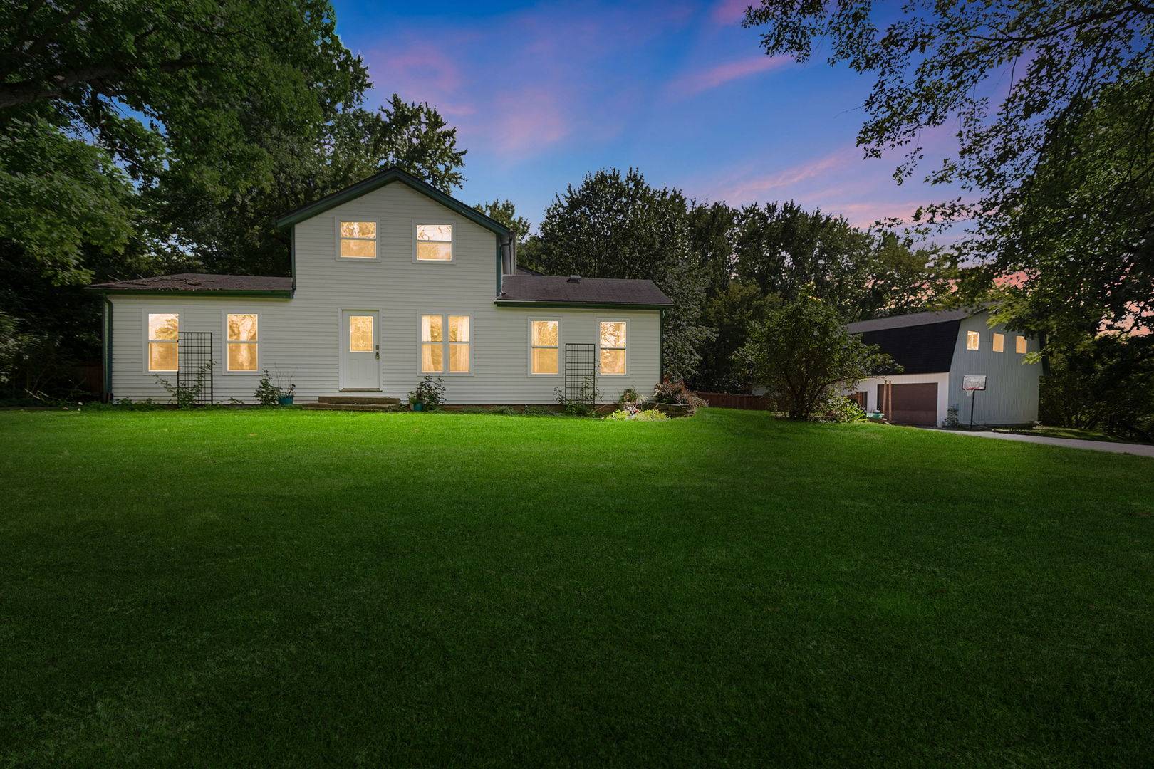 22133 W North AVE, Antioch, IL 60002