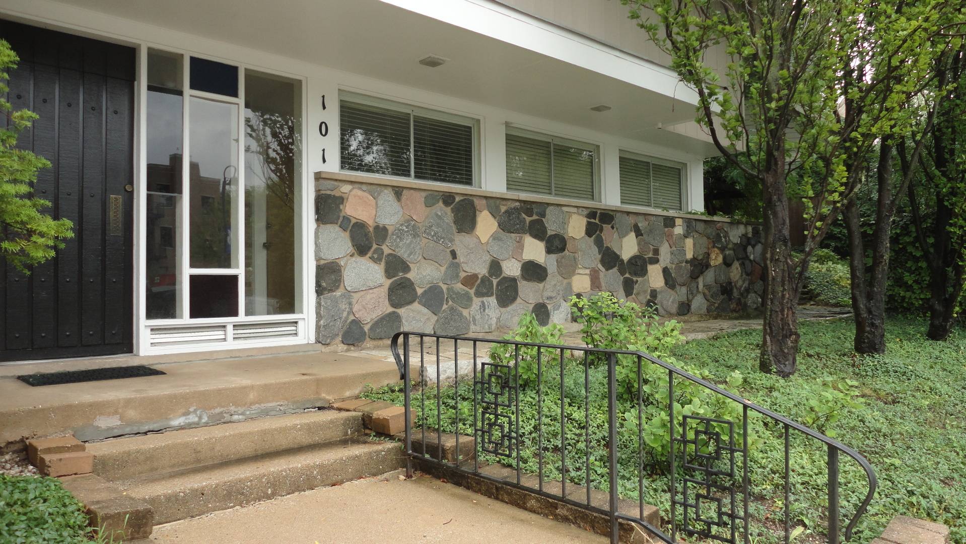 101 Eastern AVE #7, Clarendon Hills, IL 60514