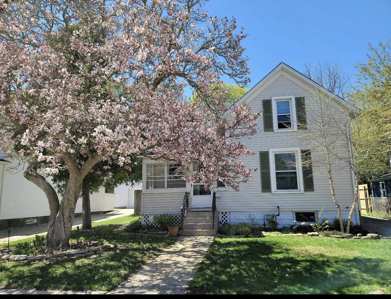 628 Illinois ST, Geneva, IL 60134