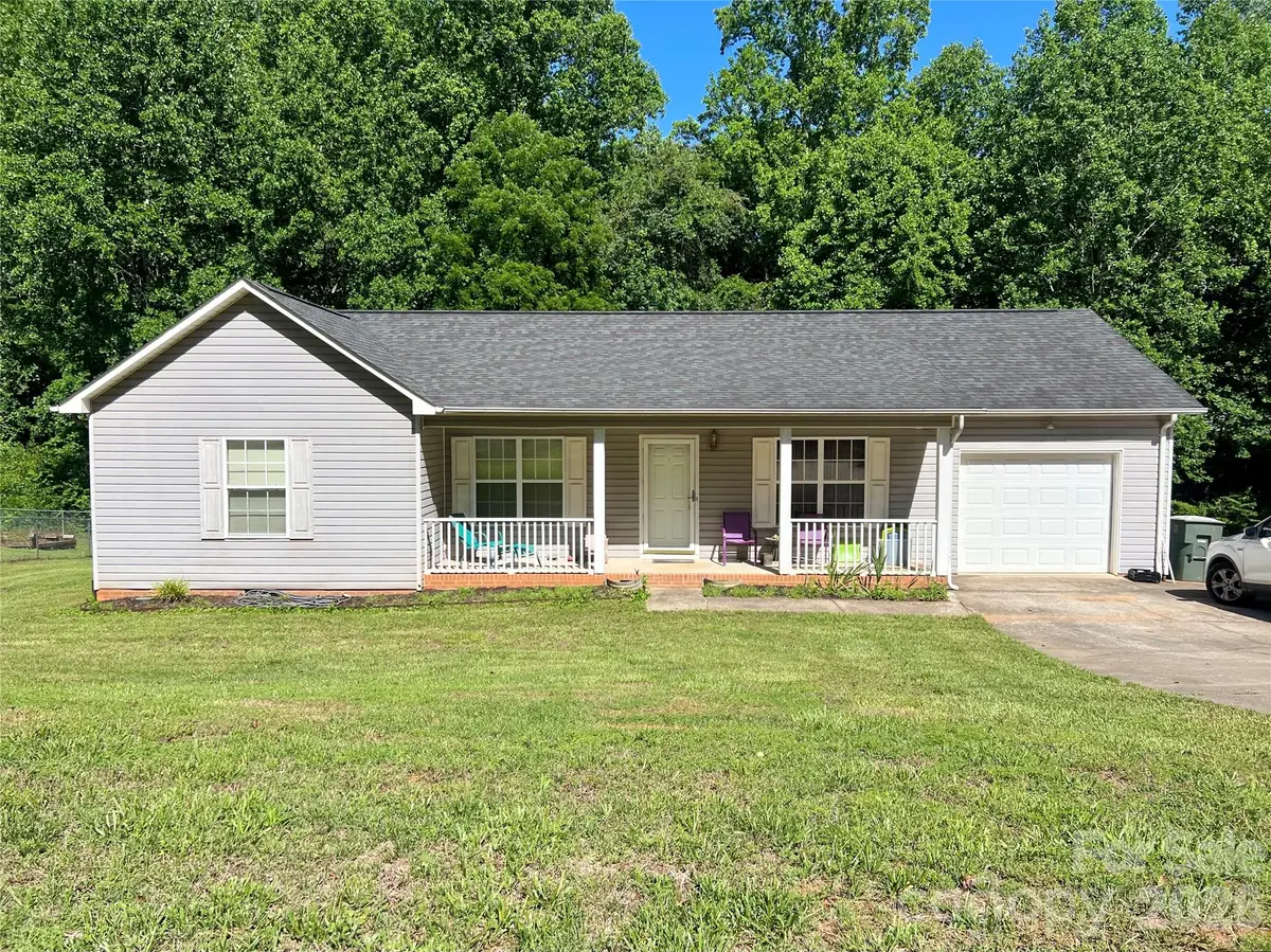 1213 Coventry PL NW, Conover, NC 28613