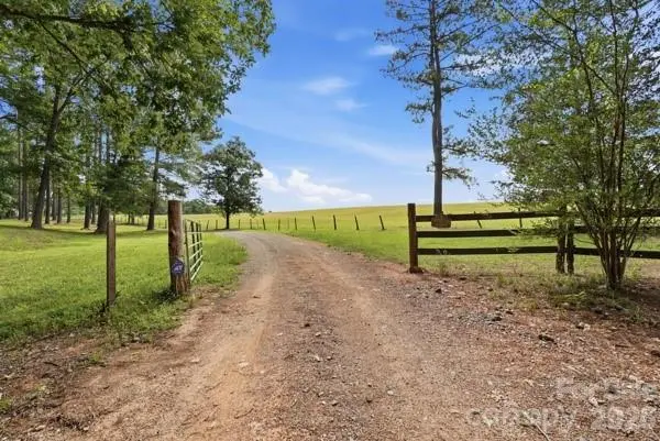 3545 Ernandez RD, Richburg, SC 29729
