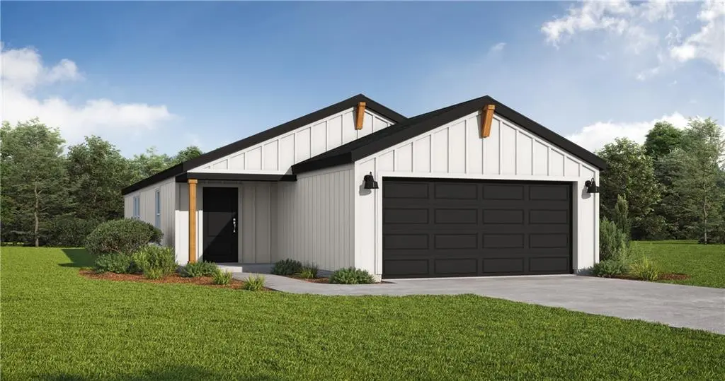 1019 Mission Park TRL, Raymore, MO 64083