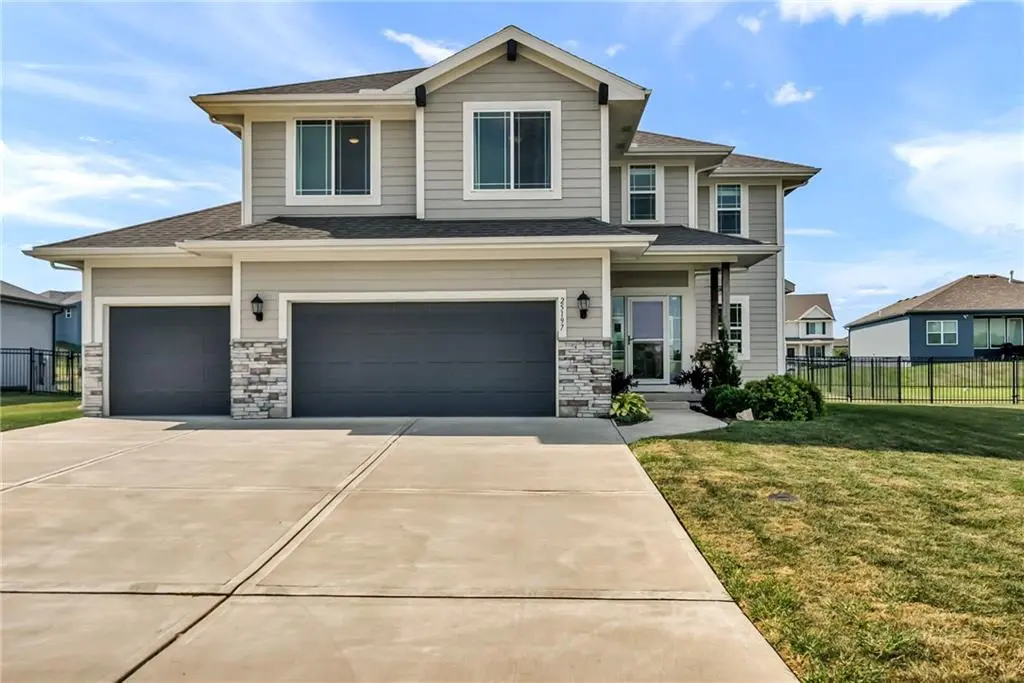 25197 W 147th CT, Olathe, KS 66061