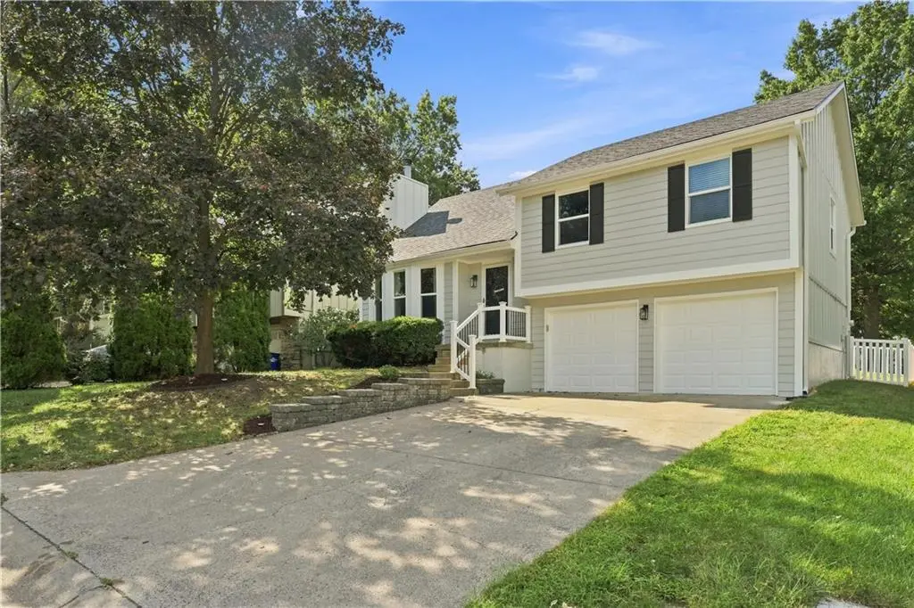 16407 W 126th ST, Olathe, KS 66062