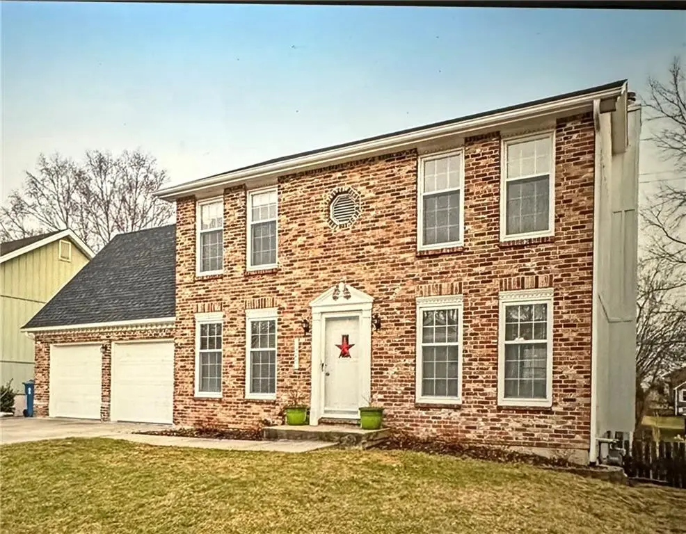 1629 Dunwich DR, Liberty, MO 64068