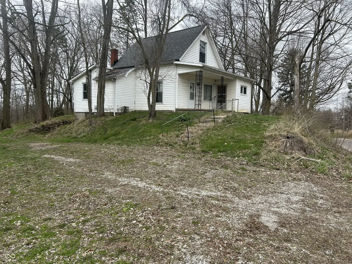8137 N Raider RD, Middletown, IN 47356