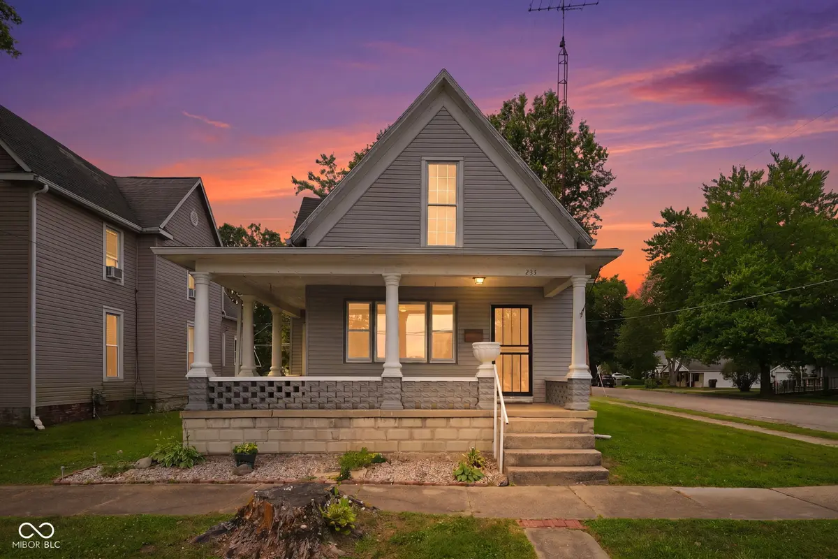 233 N Walnut ST, Cambridge City, IN 47327