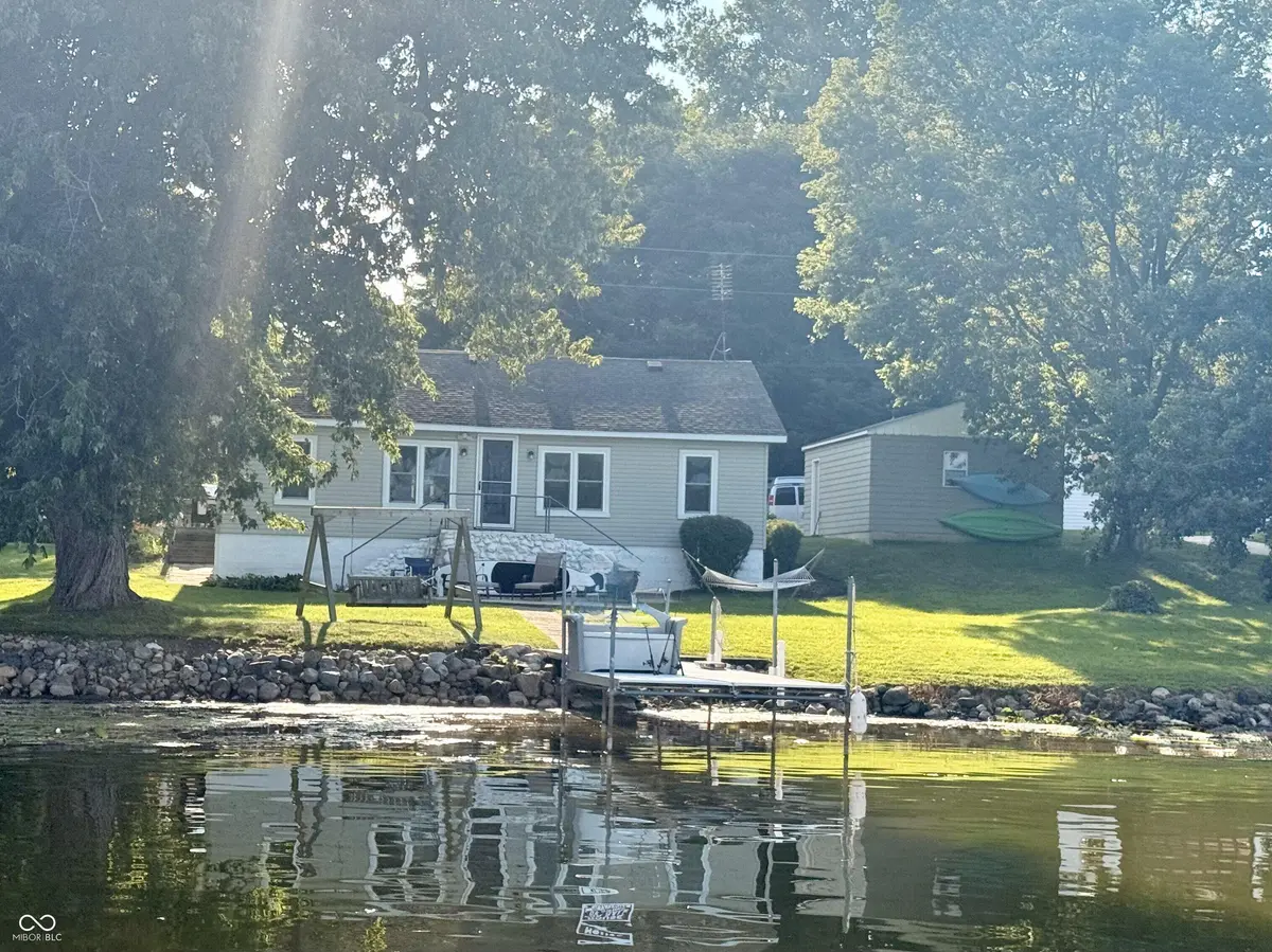 68 Ems R2b LN, Pierceton, IN 46562