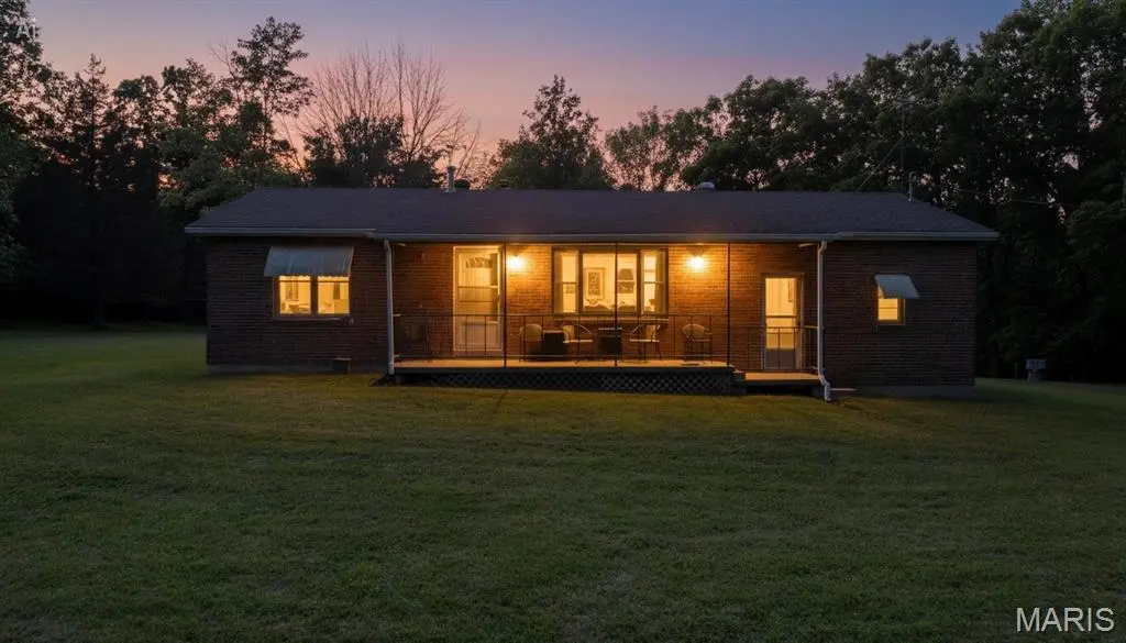 13505 State Rd E RD, De Soto, MO 63020