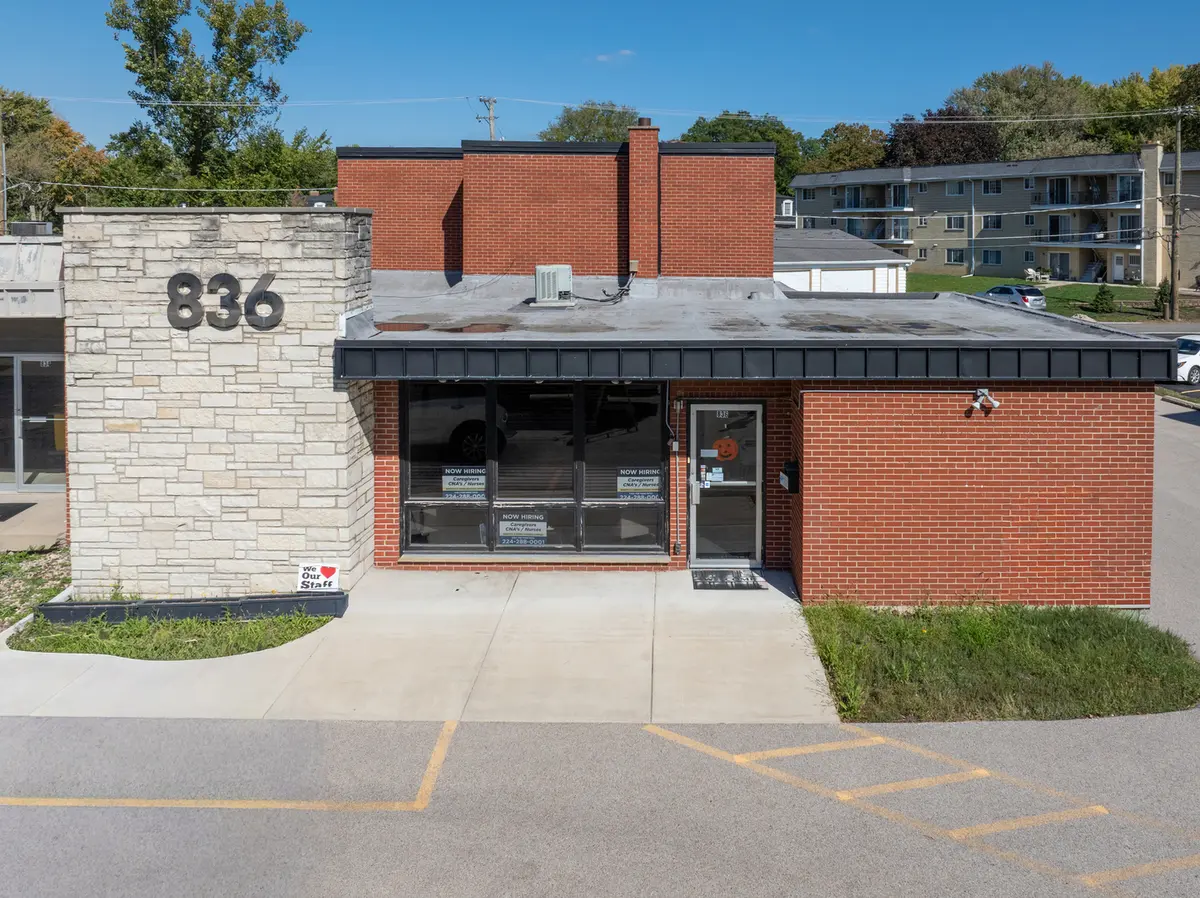 836 S Northwest HWY, Barrington, IL 60010