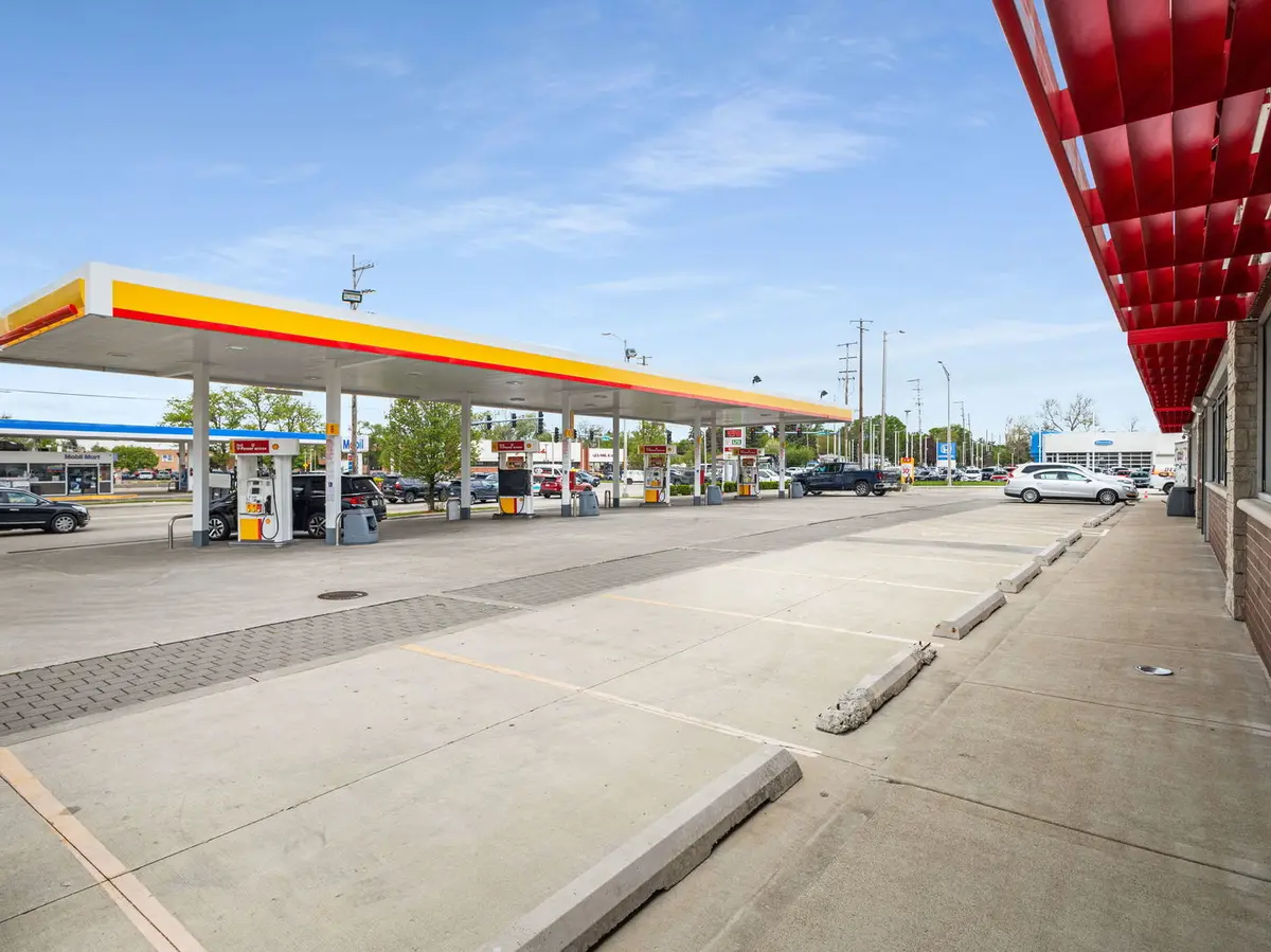1605 S River RD #B, Des Plaines, IL 60018