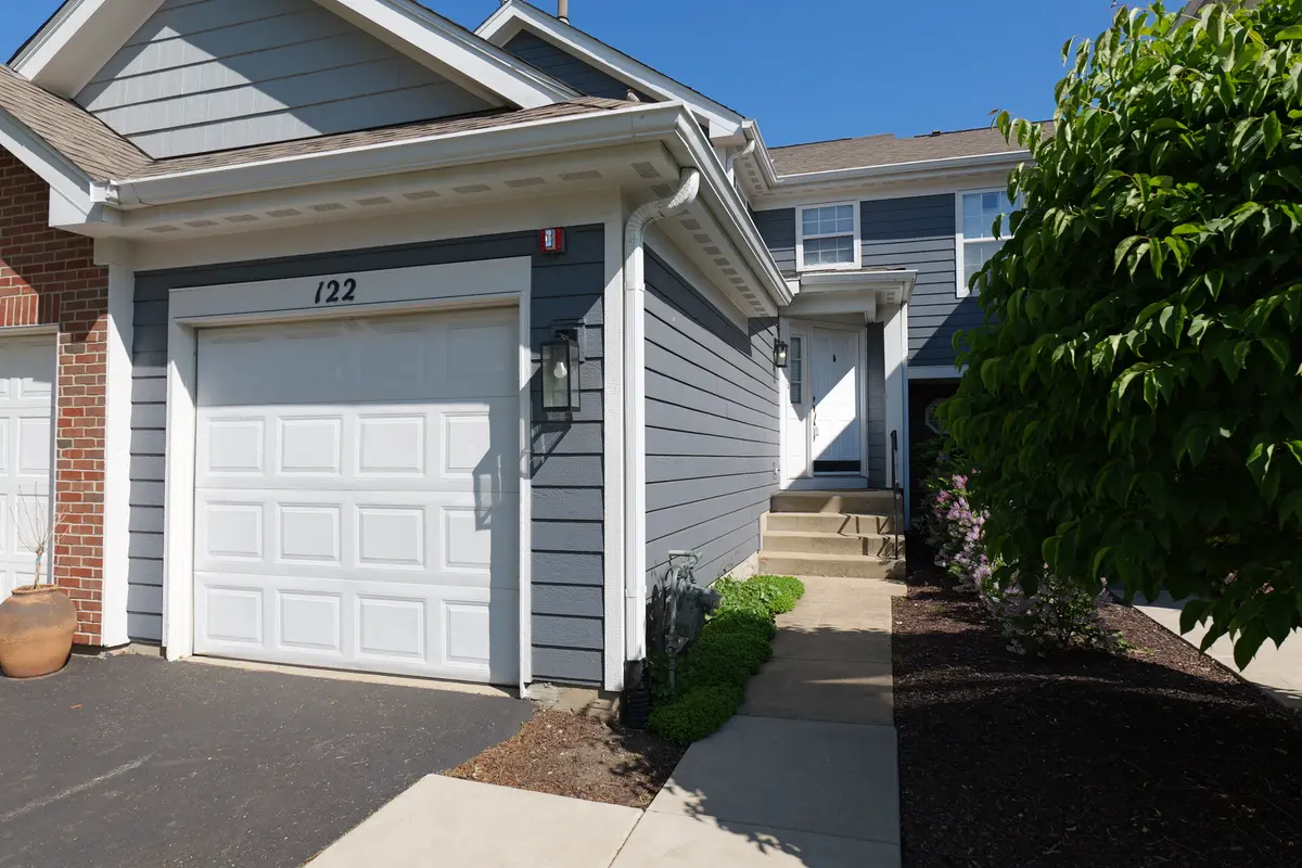 122 Kennebunk CT #122, Glendale Heights, IL 60139