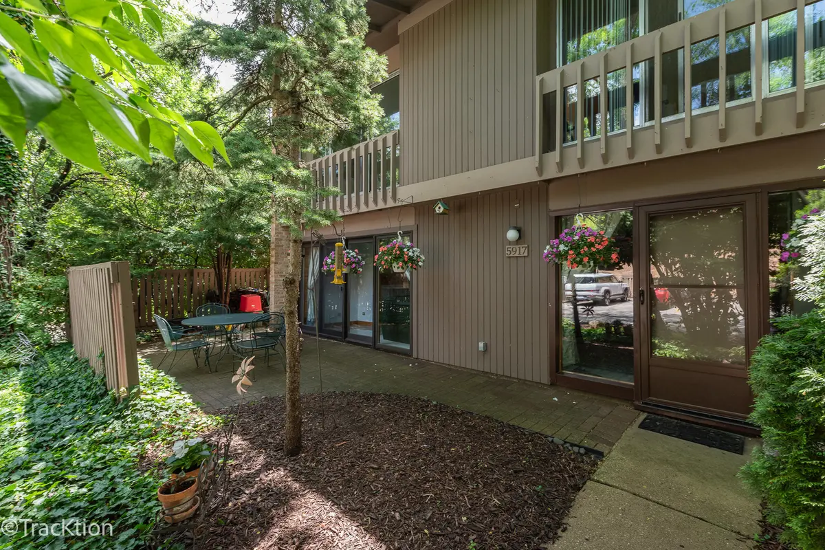 5917 Oakwood DR #141E, Lisle, IL 60532