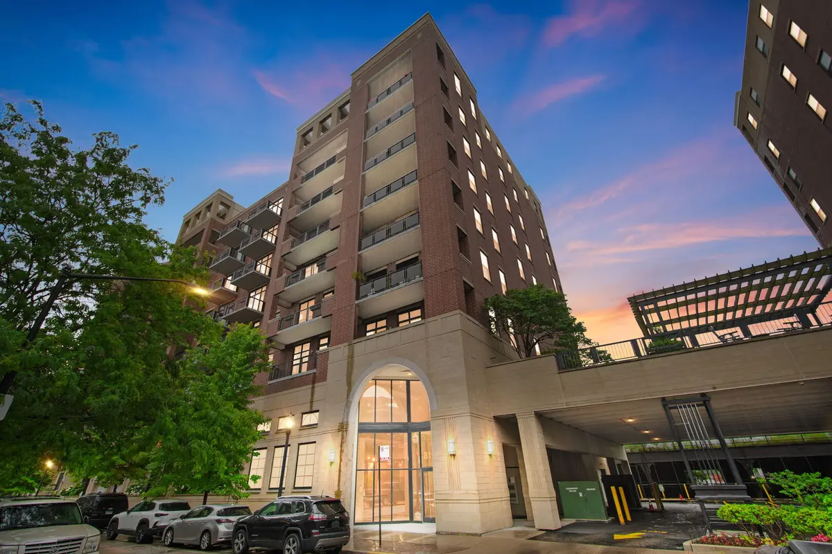 811 W 15th PL #502, Chicago, IL 60608