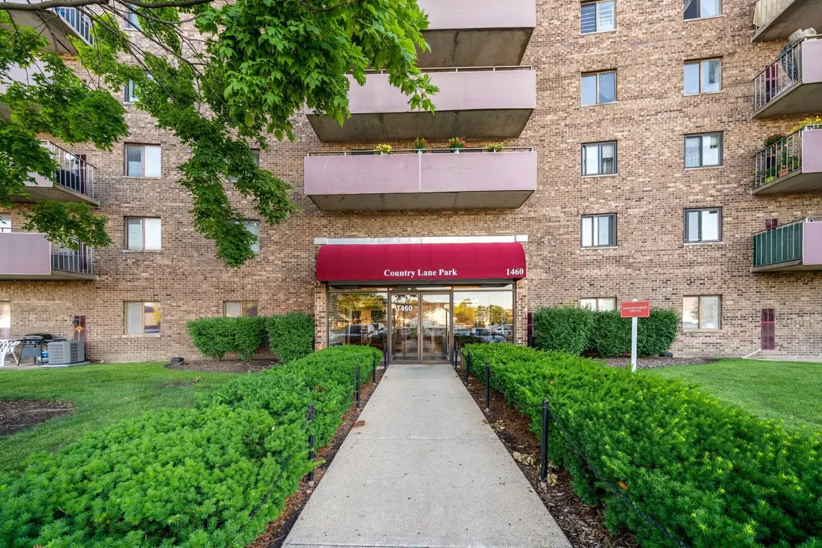 1460 Fairlane DR #312, Schaumburg, IL 60193