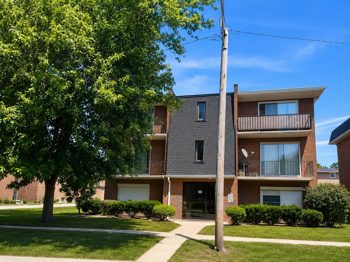 653 Chappel AVE #1N, Calumet City, IL 60409