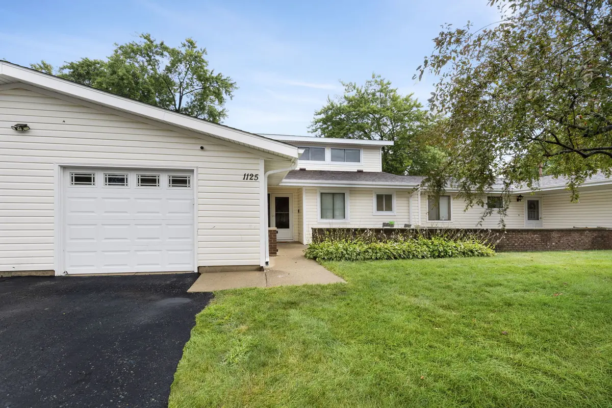 1125 Danvers CT, Schaumburg, IL 60193