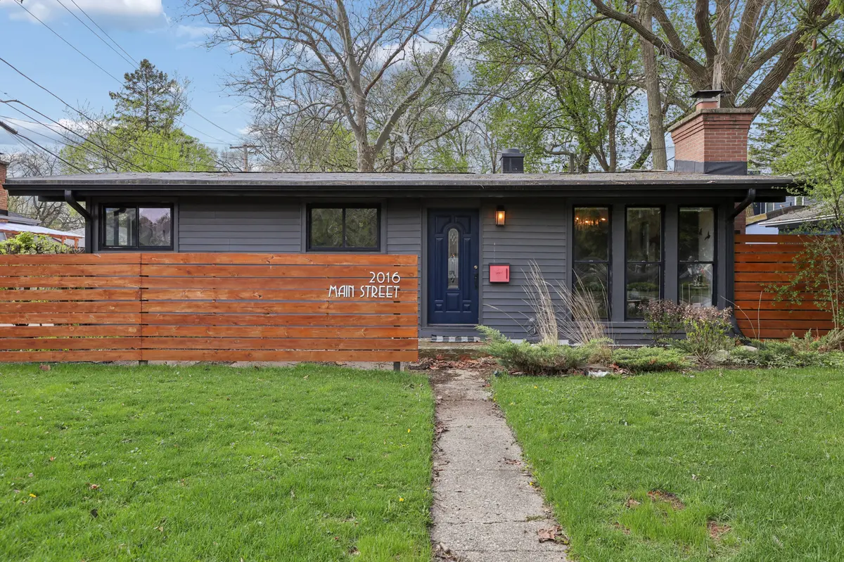 2016 Main ST, Evanston, IL 60202