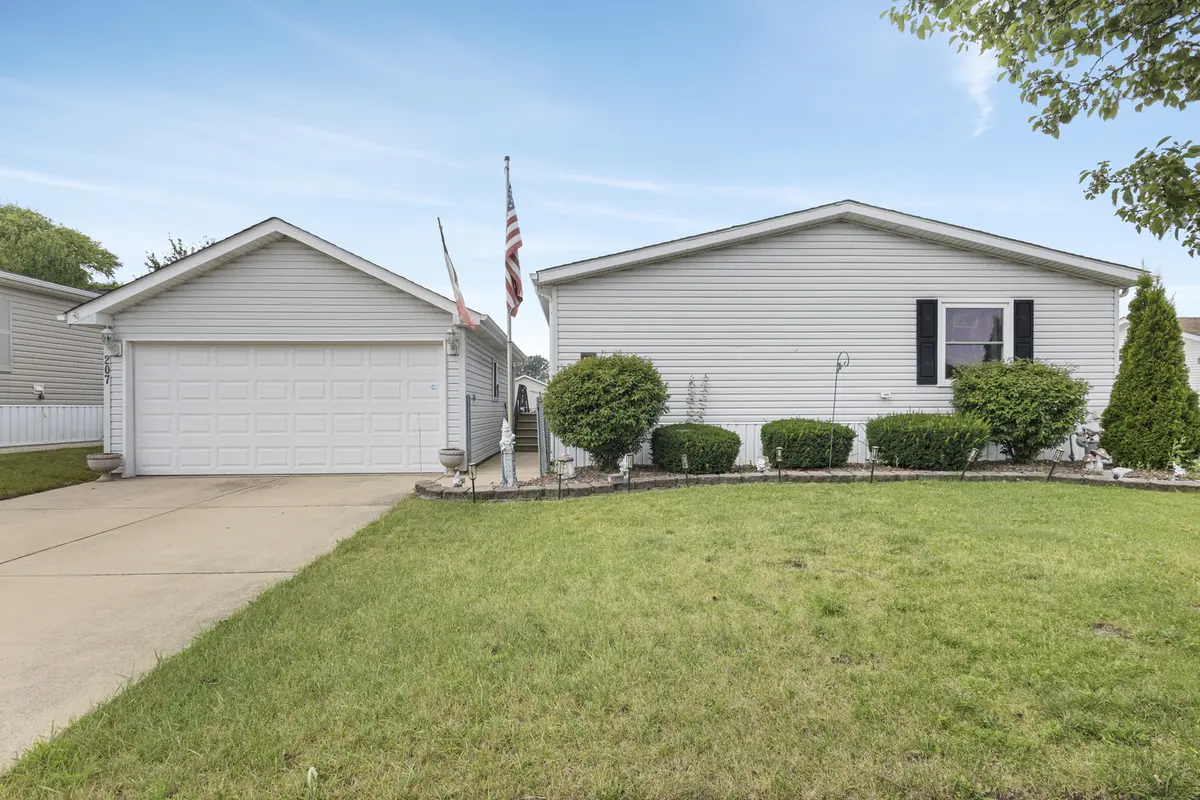 207 BEGONIA DR #207, Matteson, IL 60443