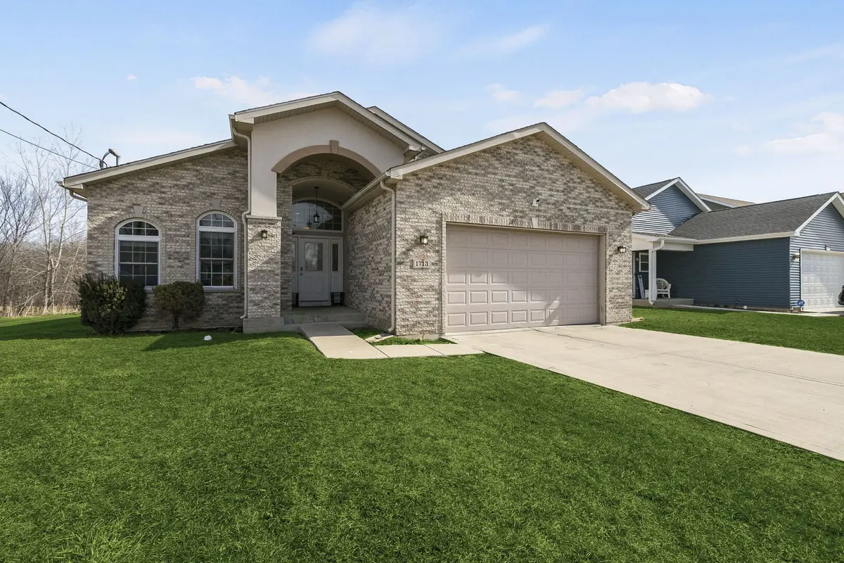 1713 Gilboa AVE, Zion, IL 60099