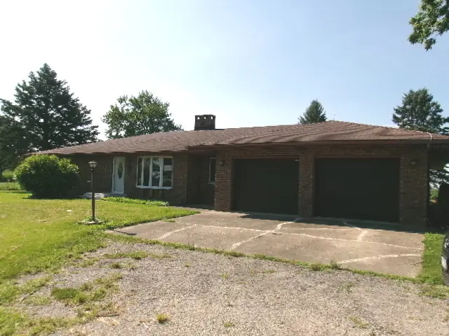 1074 N 2nd RD, Dana, IL 61321