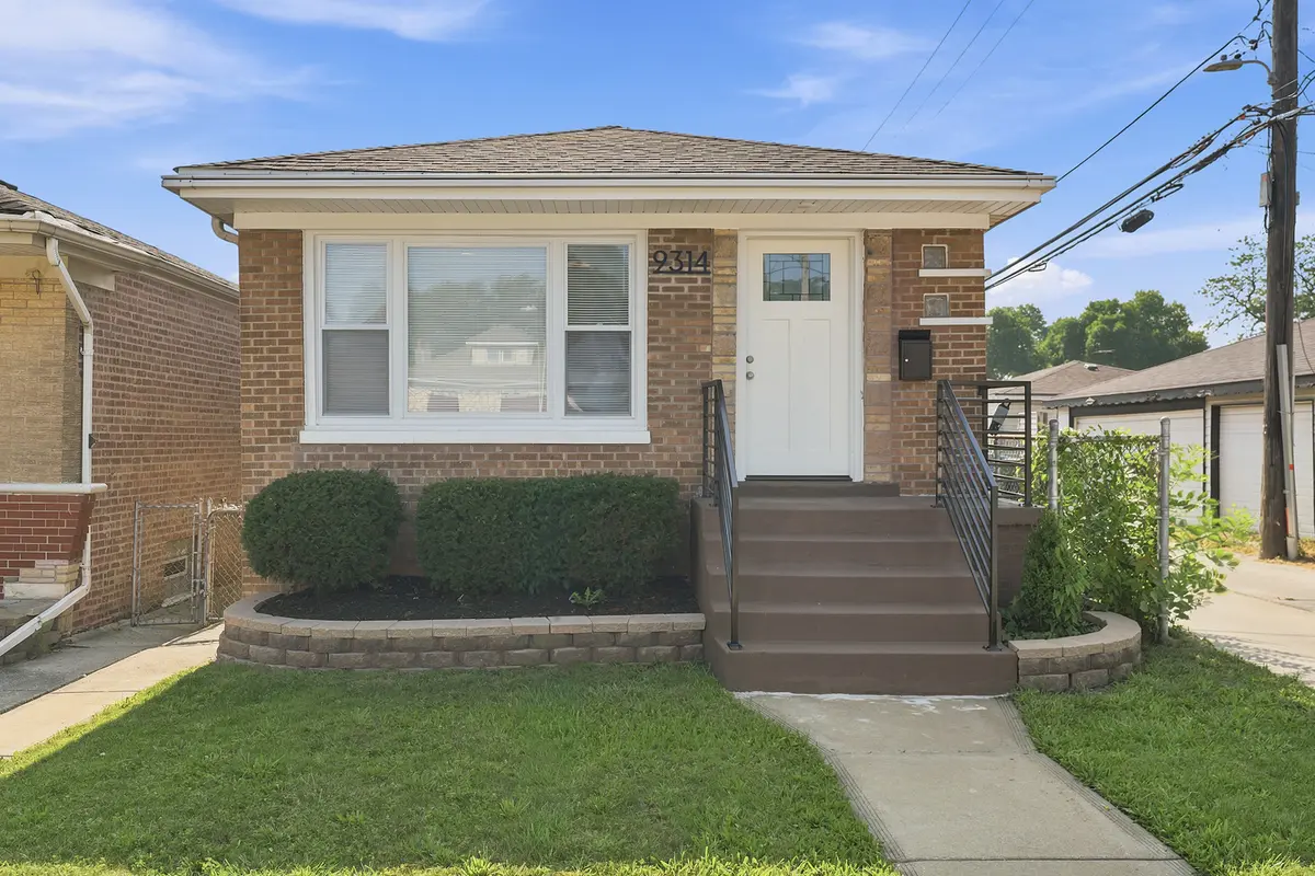 9314 S Colfax AVE, Chicago, IL 60617