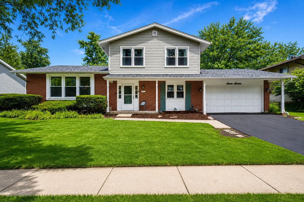 716 Dorchester DR, Bolingbrook, IL 60440