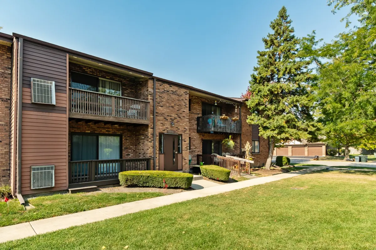 18001 Oak Park AVE #D, Tinley Park, IL 60477