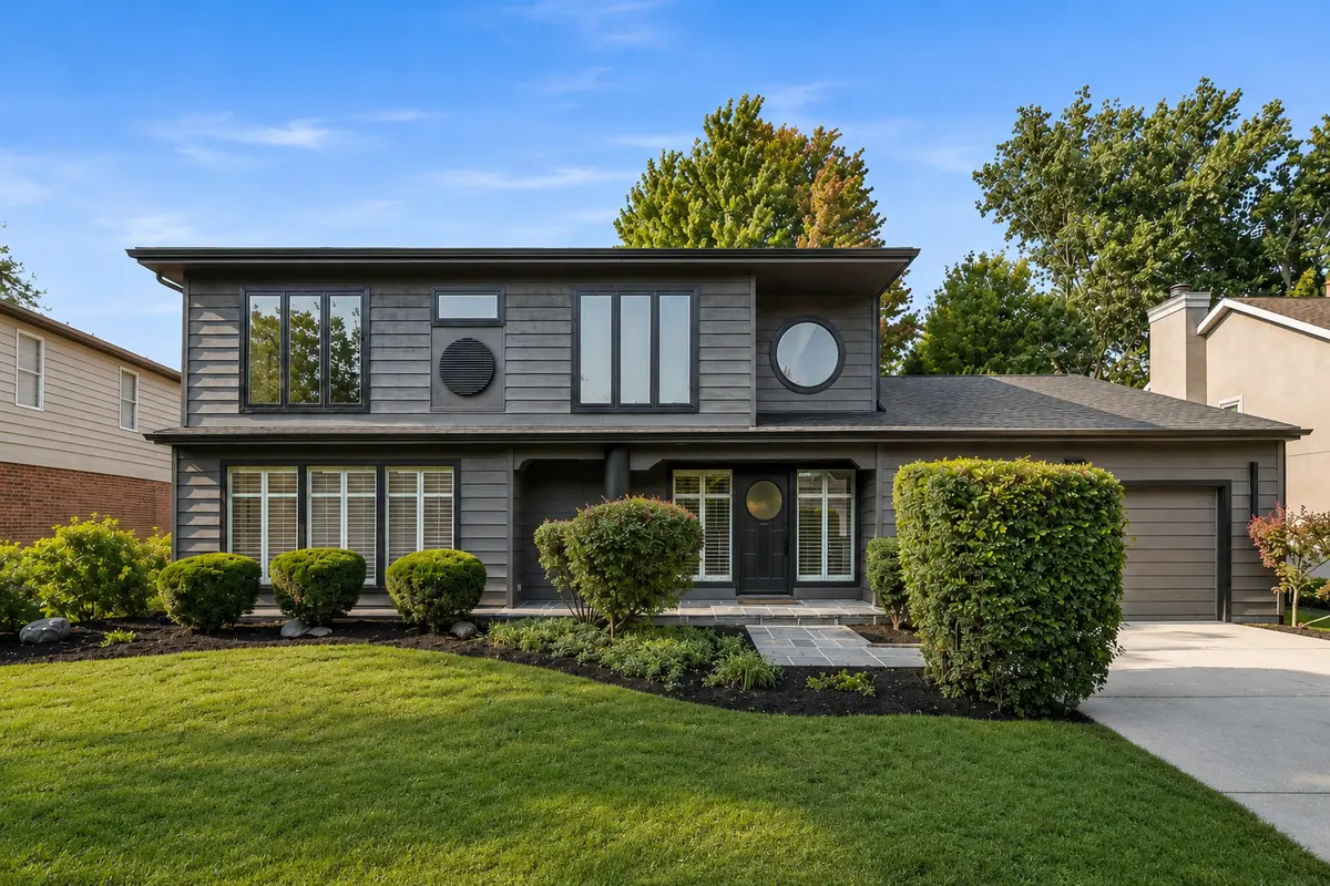 1430 Country LN, Deerfield, IL 60015
