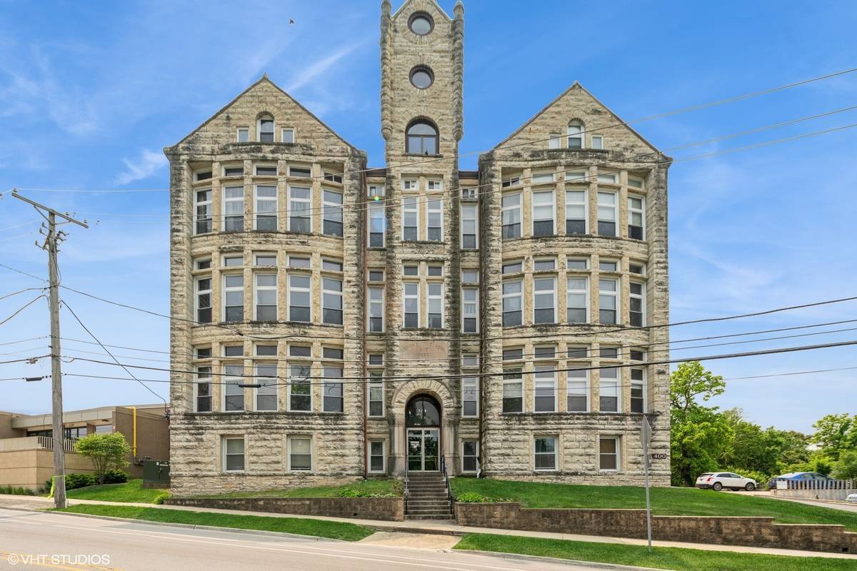 400 Mccarthy RD #421, Lemont, IL 60439
