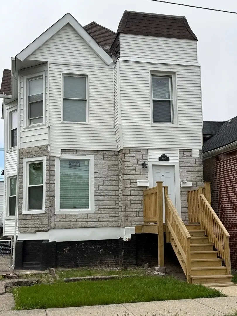 7326 S Woodlawn AVE #2, Chicago, IL 60619