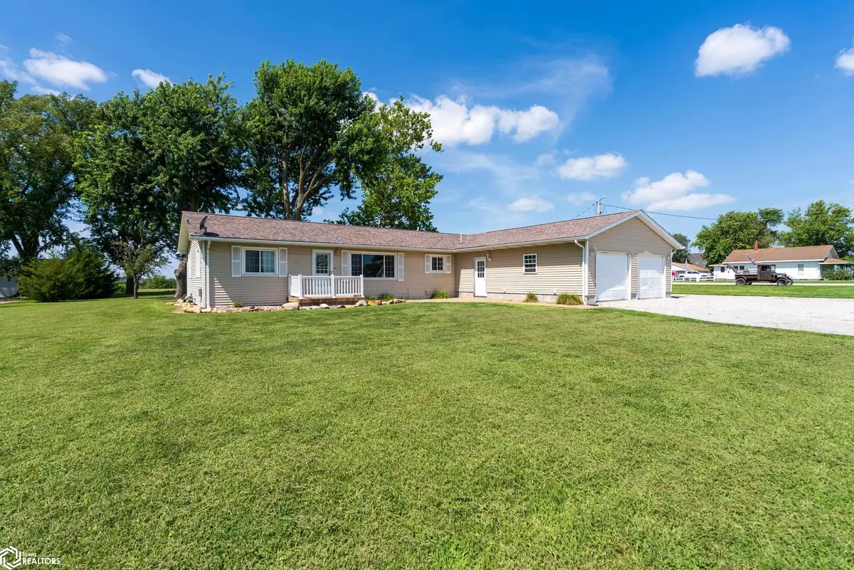 1933 Highway 137, Albia, IA 52531