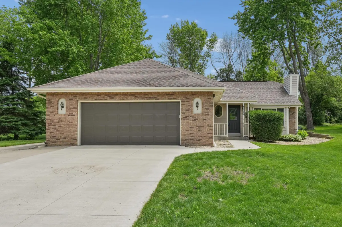 20524 Javelin CIR, Lakeville, MN 55044