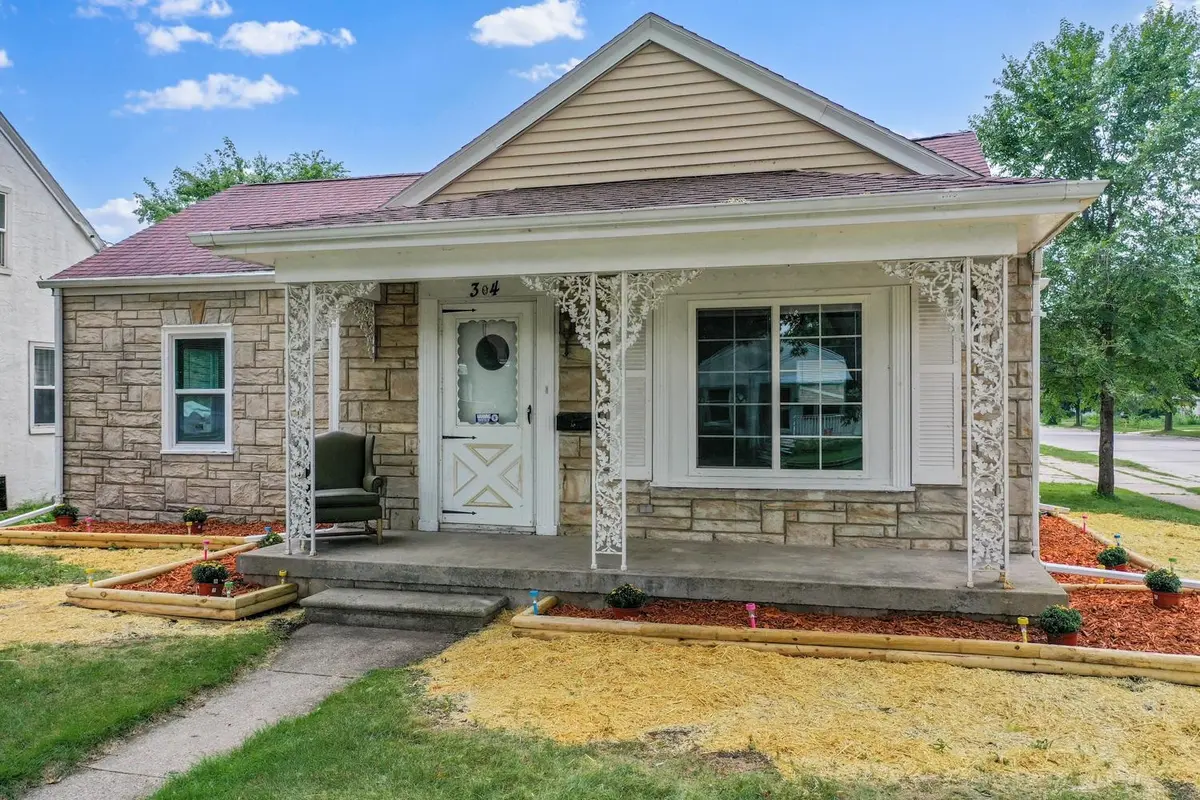 304 JACOB ST, Green Bay, WI 54302-3310
