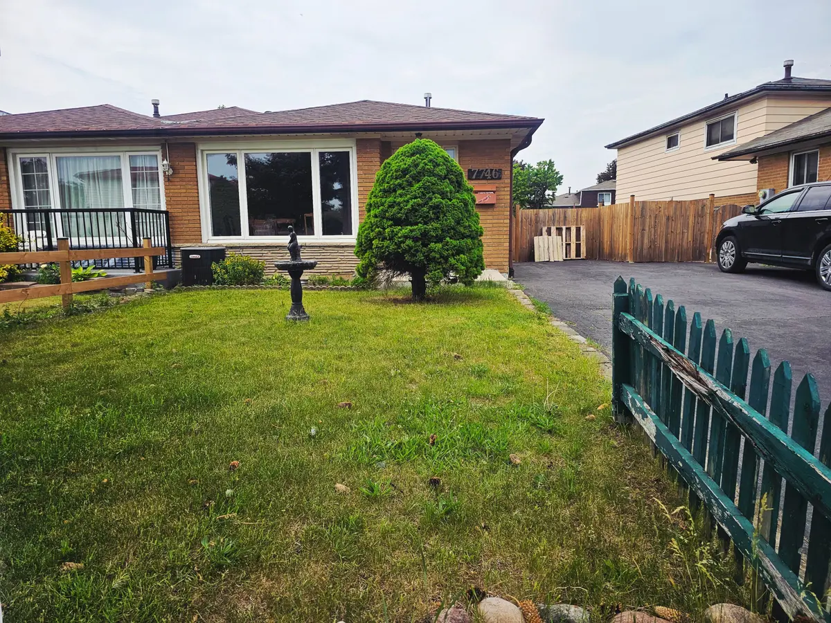 7746 Redstone RD, Mississauga, ON L4T 2B9