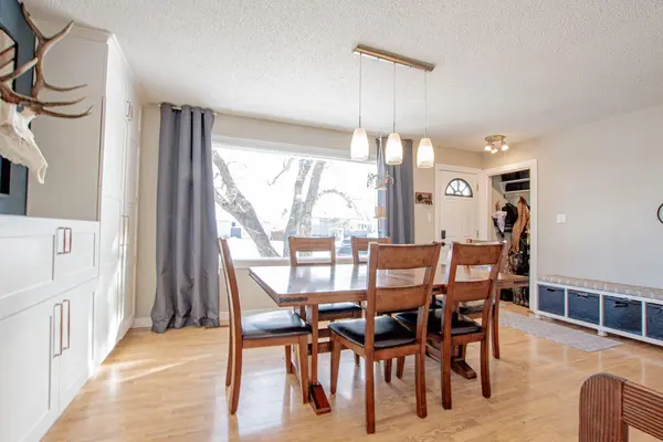 7656 Patterson DR, Grande Prairie, AB T8V 3Z6