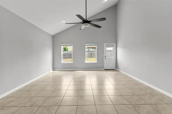 314 Dusky Thrush DR, Kyle, TX 78640