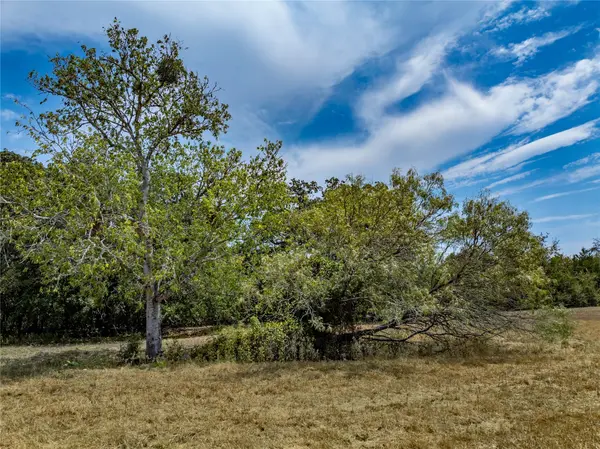 1046 Tx-71, West Point, TX 78963